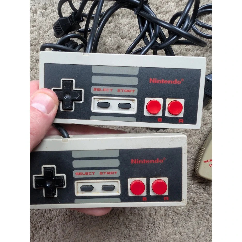 READ Vintage NES Controller & Accessories Lot UNTESTED AS-IS OEM Zapper
